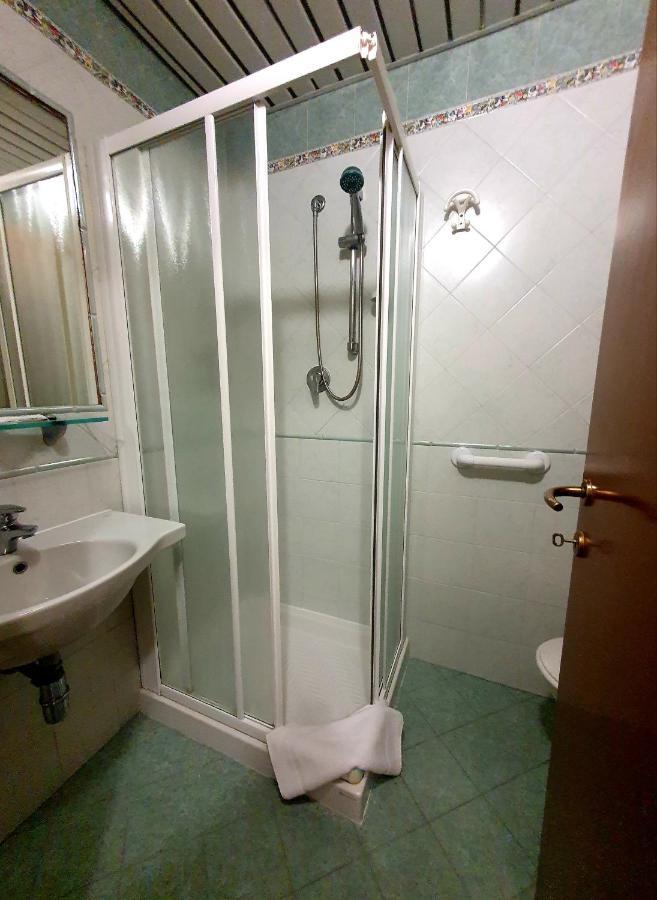 Lively Hotel بيلاريا-إيجيا مارينا المظهر الخارجي الصورة