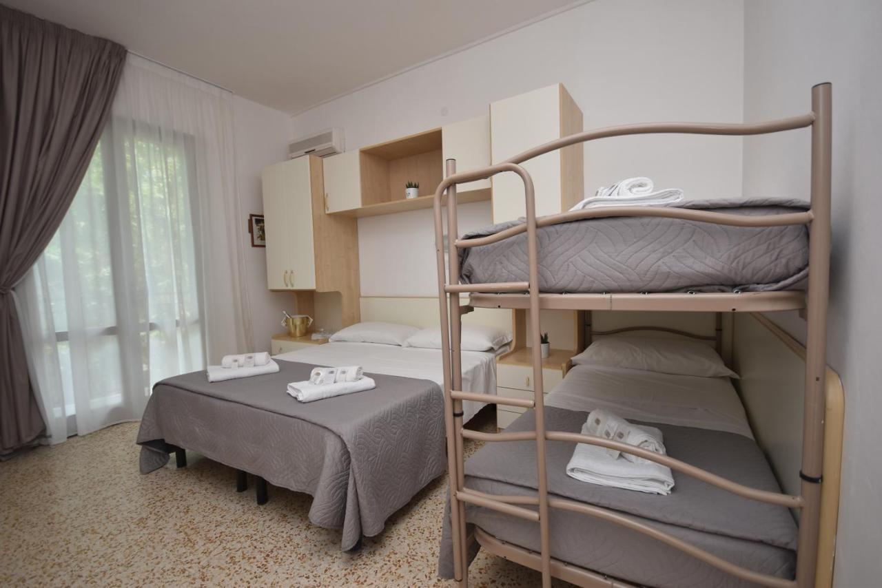 Lively Hotel بيلاريا-إيجيا مارينا المظهر الخارجي الصورة